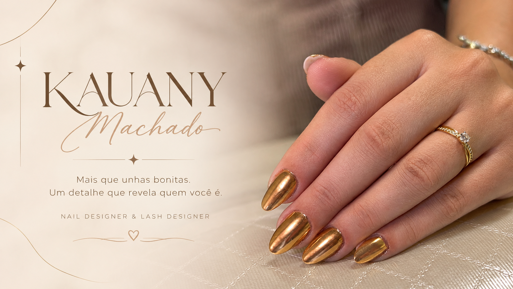 Kauany Machado — capa com unhas cromadas douradas